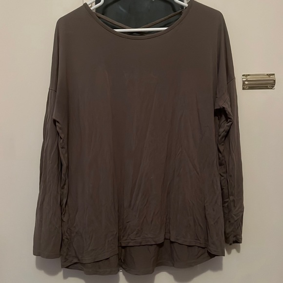 Long sleeve cross back shirt - Picture 1 of 4